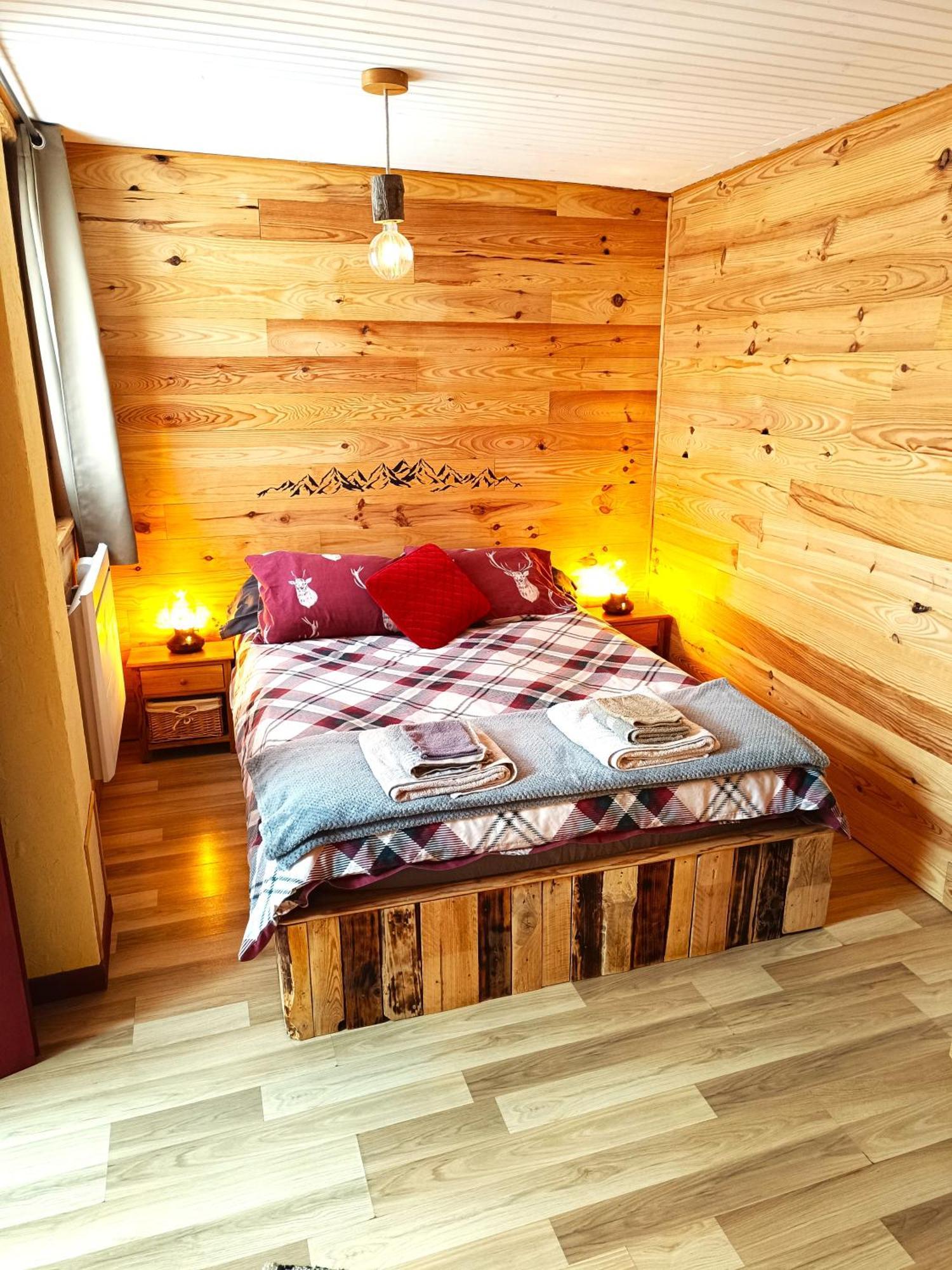 קמפן Gite Ha-Py Chalet מראה חיצוני תמונה